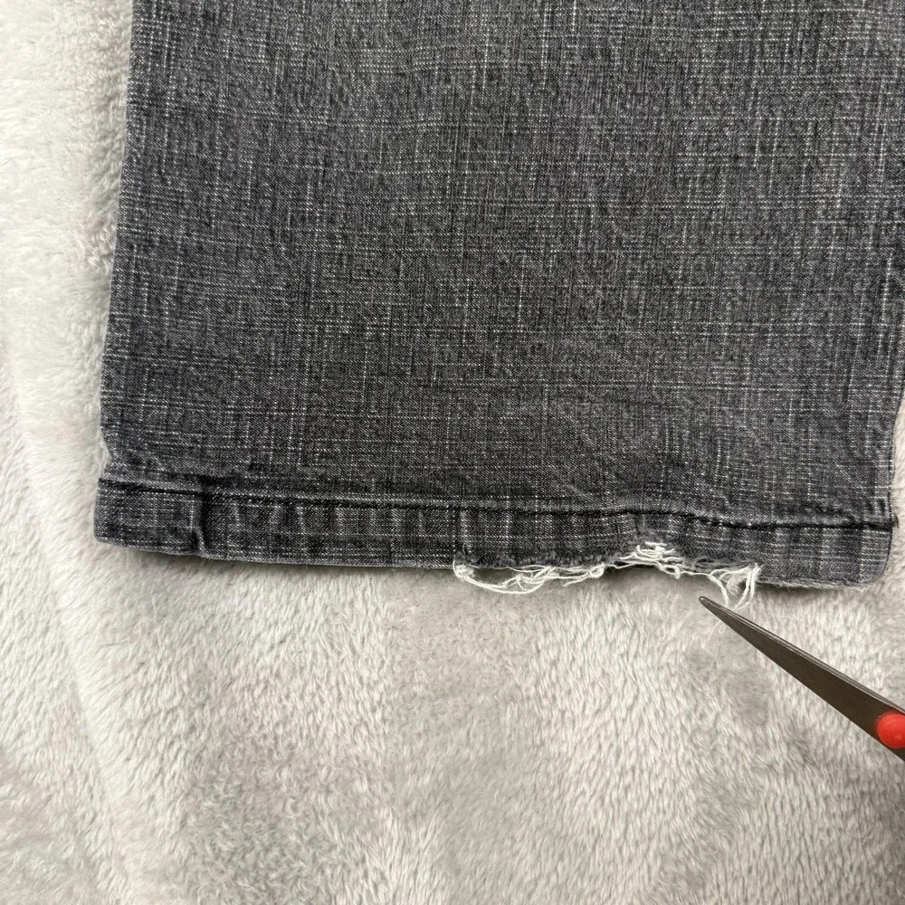 Tommy Hilfiger this product